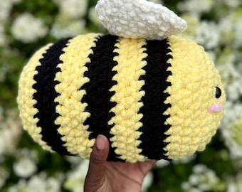 JUMBO Crochet Bumblebee Plushie, Jumbo Amigurumi Bee Plushie, Jumbo Crochet Bee Plushie, Bumblebee Plushie