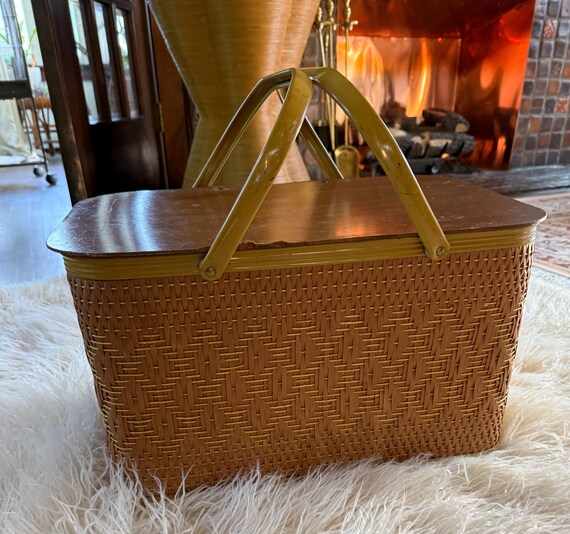 Vintage Redmon Woven Wood Picnic Basket Hinged Wooden Lid