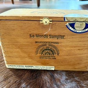 Vintage J.R Special Selection Cigar Box