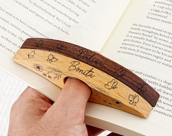 Personalized Wooden Thumb Book Page Holder, Custom Birth Flower Book Page Holder, Gift for Book Lovers, Anniversary Birthday Gift for Her