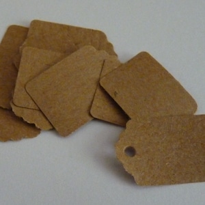 50 minuscules (taille 1) papier kraft brun uni prix accrocher des étiquettes cadeaux - FAIT DE PAPIER