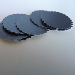 Circle sticker envelope seals charcoal with scalloped edges image 2