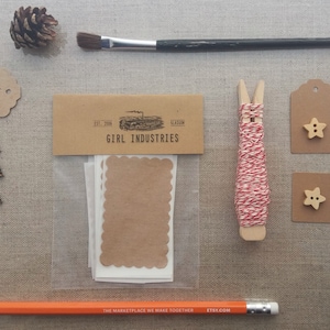Kraftbrauner selbstklebender Paketanhänger Kraftpapier Etiketten Aufkleber mit kammigem Finish.  Für Geschenkanhänger, Buchschilde, Verpackung, HomeOffice
