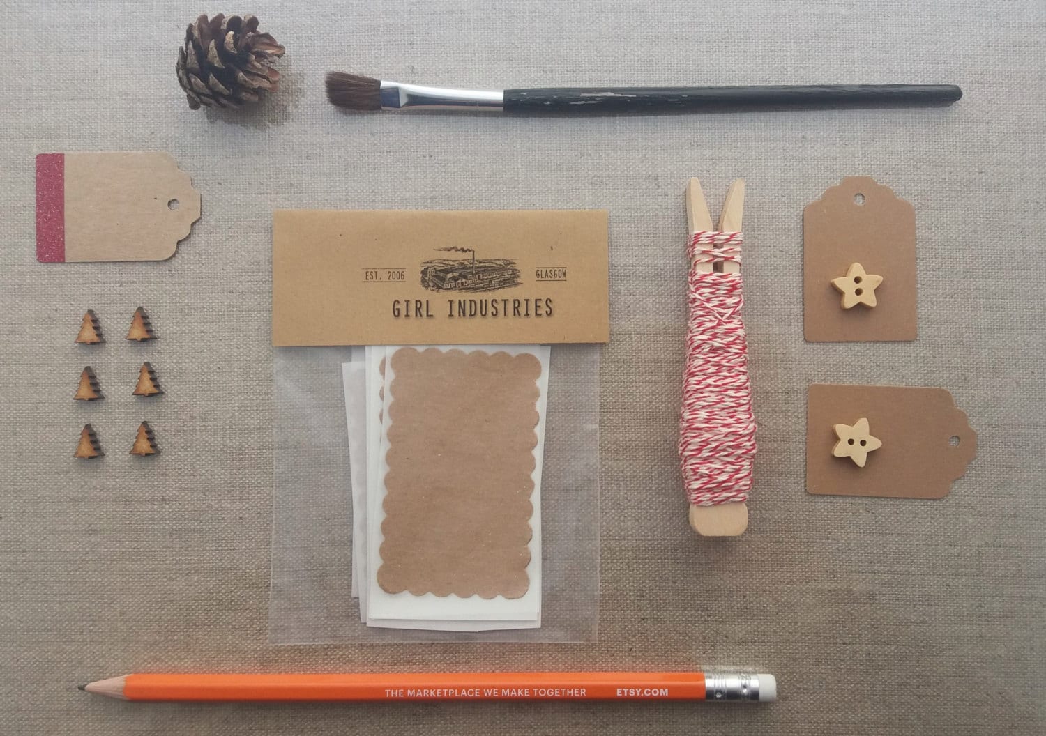 Kraft brown self-adhesive parcel tag kraft paper labels stickers with scalloped finish. For gift tags, bookplates, packaging, home office