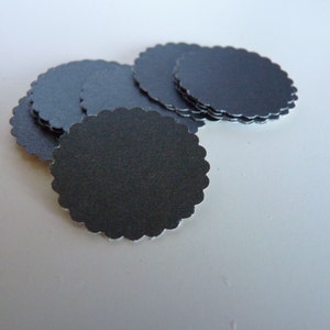 Circle sticker envelope seals charcoal with scalloped edges image 1