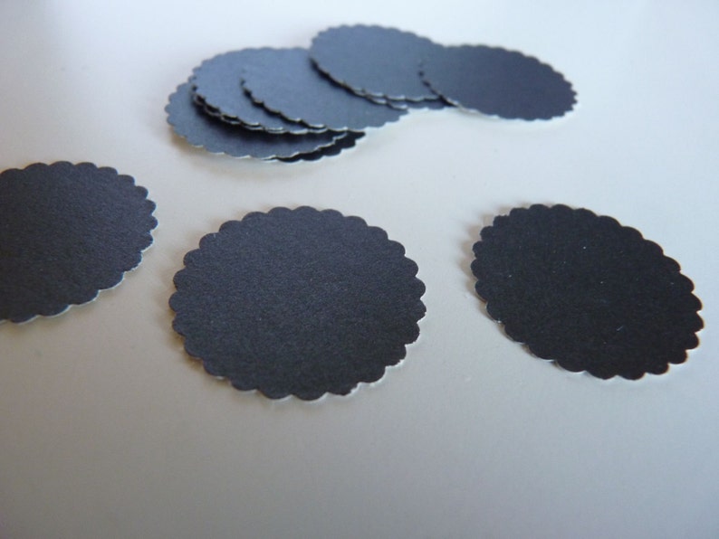 Circle sticker envelope seals charcoal with scalloped edges image 4