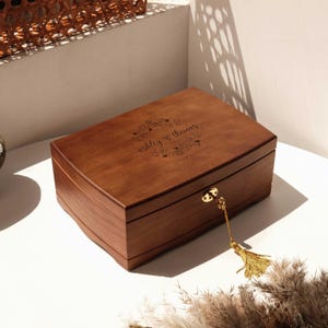 Gepersonaliseerde houten sieradendoos, gepersonaliseerde houten sieradendoos met slot en sleutel, elegant retro cadeau voor haar, gepersonaliseerde retro sieradendoos