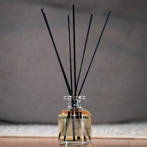 Japanese Garden Reed Diffuser / Reed Diffuser / Home Fragrance / Diffuser Oil Set / Bottle With Sticks / Luxury Diffuser
