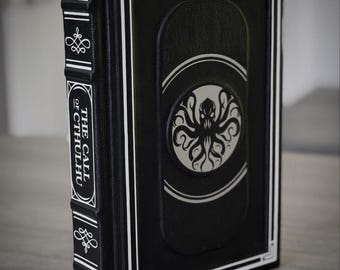 LEGENDARNY | Książka The Call of Cthulhu w pełnej skórzanej oprawie autorstwa HP Lovecraft