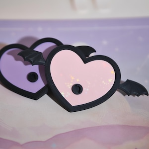 Descora Headphone Stand - Heart Accessory - Goth Edition