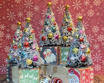 Rustic Tin House and Bottle Brush Trees Set Rustic Tin House and Bottle Brush Trees Set