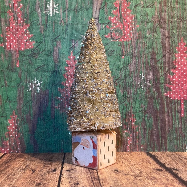 ONE 4-1/2 Vintage Style Bottle Brush Tree on a Block Santa /trees