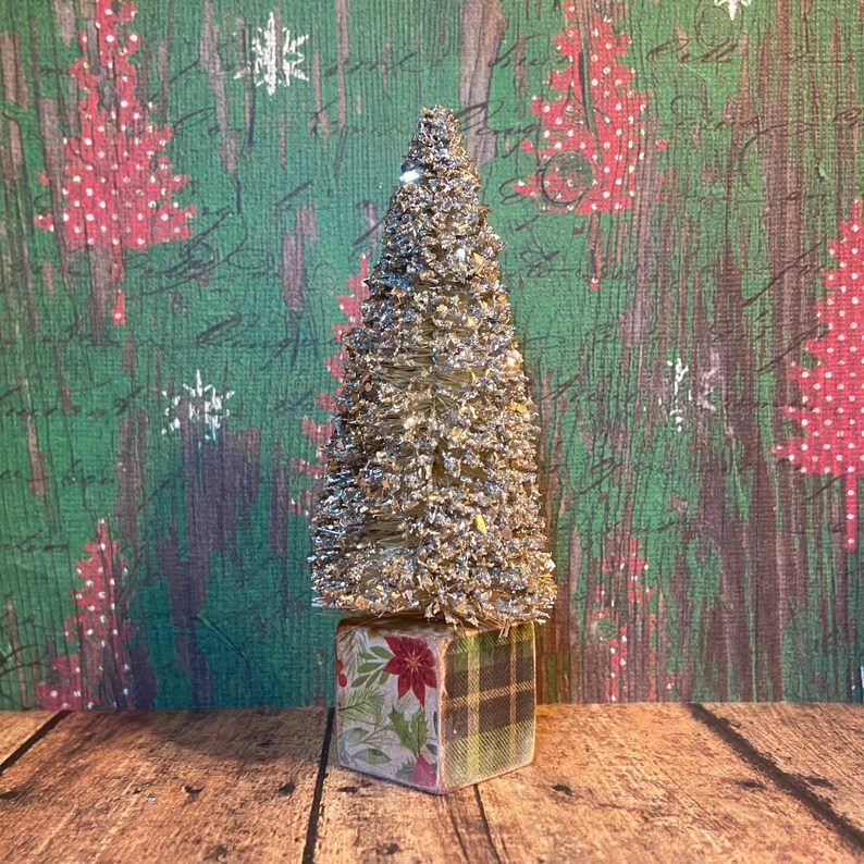 ONE 4-1/2 Vintage Style Bottle Brush Tree on a Block Poinsettia / plaid