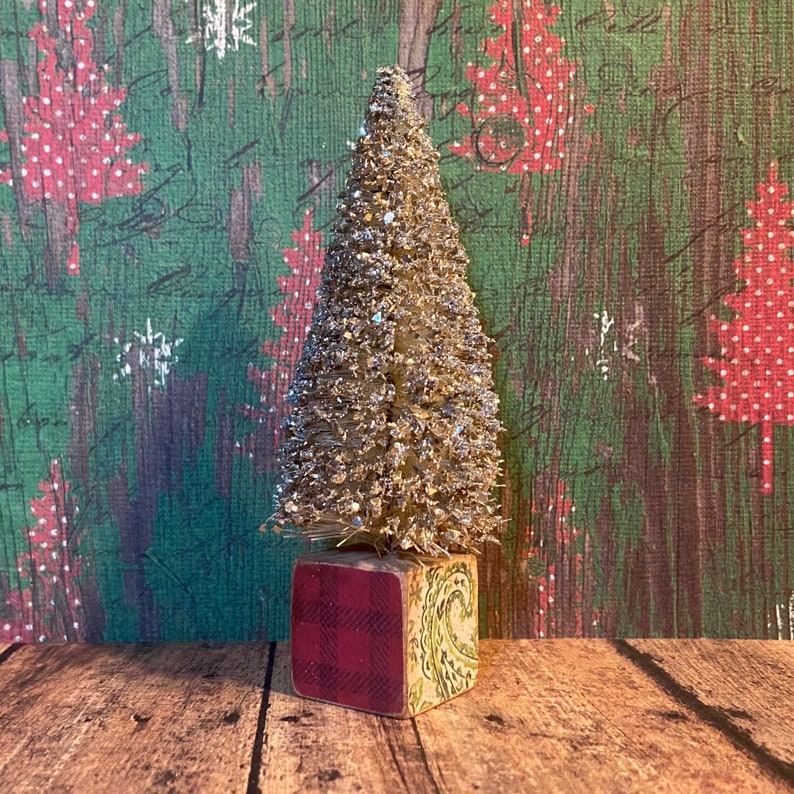 ONE 4-1/2 Vintage Style Bottle Brush Tree on a Block Red plaid / paisley