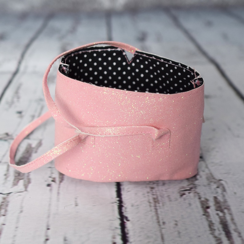 What could be cuter? A pink Miche bag with shoulder straps with a black and white polka dot lining ... for your 18-inch doll. #shopCanadian #preciousbloom #dollaccessories