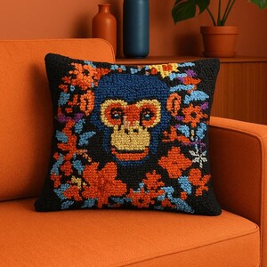 Kissen-Bastelset mit Knüpftechnik – Funky Monkey Design – DIY-Bastelprojekt