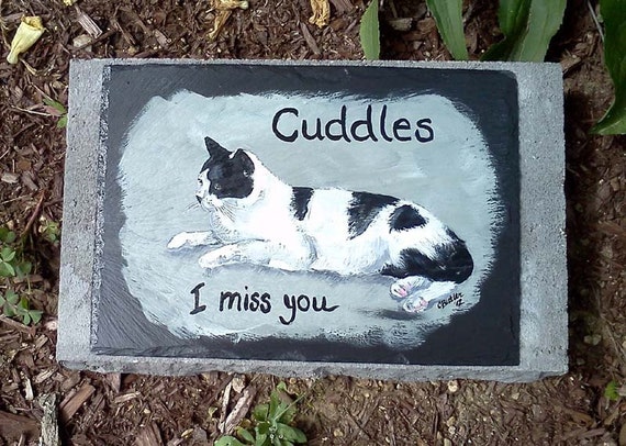 outdoor cat memorial