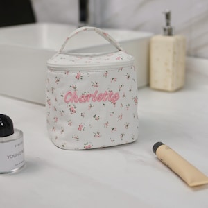 Monogrammed Small Quilted Make Up Bag Floral Makeup Bag Handmade Aesthetic Cosmetic Bag Flower Cosmetic Pouch Quilted CottonTravel Pouch