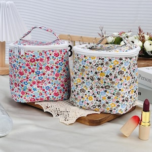 Quilted Make Up Bag Floral Makeup Bag Handmade Aesthetic Cosmetic Bag Flower Cosmetic Pouch Quilted CottonTravel Pouch Bridesmaid Gift