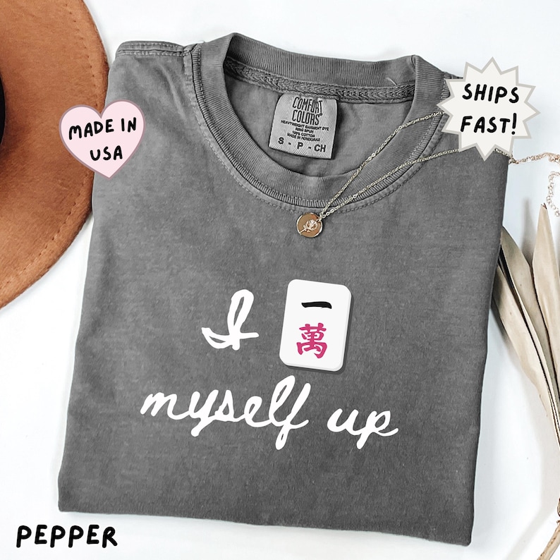 comfort colors pepper gray mahjong shirt with Crak tile design and funny “I crack myself up” saying, unique gift for mahjong enthusiasts who enjoy clever tile jokes and casual everyday wear