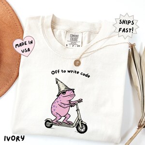 Funny Coder Shirt, Frog Wizard Writing Code Tee, Computer Science Major Gift, Software Engineer Humor, Sarcastic Programmer T-Shirt