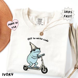 Funny Coder Shirt, Frog Wizard Writing Code Tee, Computer Science Major Gift, Software Engineer Humor, Sarcastic Programmer T-Shirt