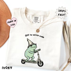 Funny Coder Shirt, Frog Wizard Writing Code Tee, Computer Science Major Gift, Software Engineer Humor, Sarcastic Programmer T-Shirt