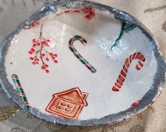 Decoupage Christmas Trinket Dish Jewelry Dish Clam Shell