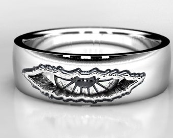 Dr. Who Inspired Ring in Silver - Crack in the Wall Ring - Dr. Who Inspired Jewelry - Dr. Who Themed Wedding Ring - Size 10 TARDIS Ring