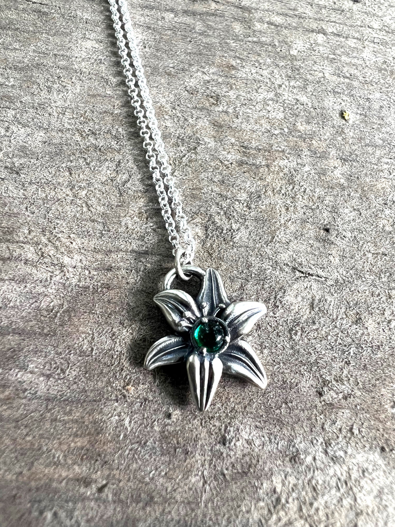 Aerith Silver Lily Necklace -flower Pendant With 3mm Lab Aerith Silver Lily Necklace -flower Pendant With 3mm Lab