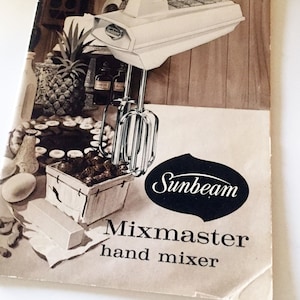 1960 Sunbeam Mixmaster Hand Mixer Booklet image 1