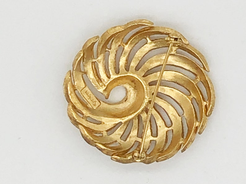 Napier Textured Gold Vintage Brooch image 2