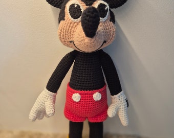 Mickey Mouse  - Amigurumi Art