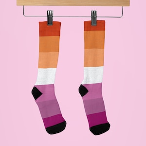 Lesbian Flag Crew Socks | Unisex, Colorful & Comfy All Season Socks | LGBTQ+  Lesbian Pride Merch