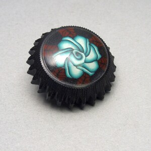 Pinwheel Flower Button