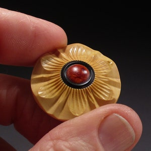 Bouton de fleur de buis, de loupe d&#39;Amboyna et de bois noir