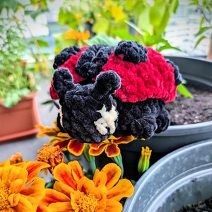 Ladybug Crochet Pattern - Digital Downloadable Crochet Pattern for a Ladybug Amigurumi with Moveable Wings