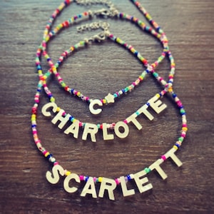 Collar de palabras de nombre personalizado, cuentas multicolores arco iris de confeti, letras de concha de nácar, collar colorido, joyería personalizada, regalo
