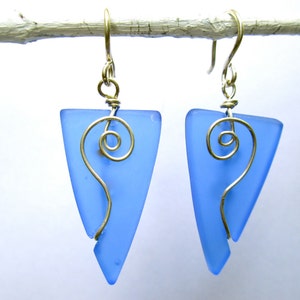 seaglass earrings, periwinkle triangle with spiral in silver