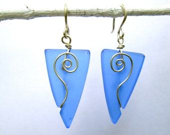 seaglass earrings, periwinkle triangle with spiral in silver
