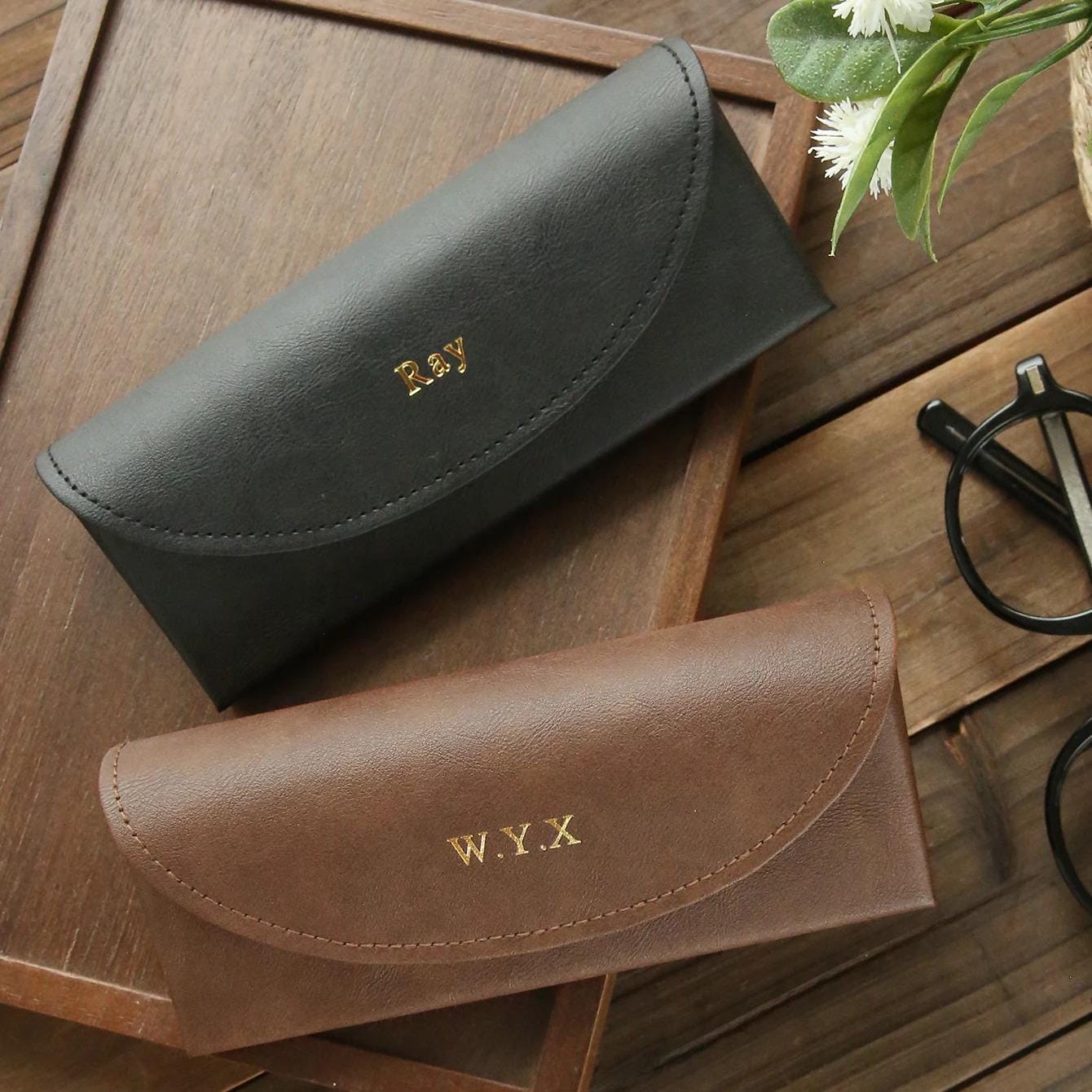AUUXVA Sunglasses Pouch Bookshelf Room Library Squeeze Top Glass 並行輸入品 Mowsug Multiple Travel Sunglasses Organizer Case - PU Leather