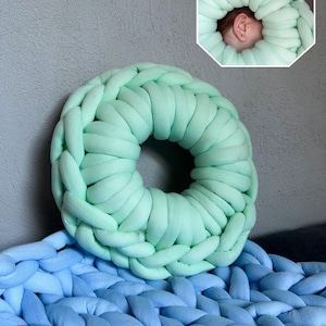 Piercing or headphone pillow / decorative pillow made of giant yarn