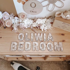 Decoración de la habitación de los niños / Arte de la pared / Letras de flores silvestres de madera / Alfabeto / Decoración de la guardería / Boho / Scandi / Accesorios de la sala de juegos / Madera