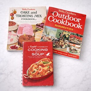 Vintage Cook Books/Old Cook Books/Vintage Kitchen Decor/Retro Kitchen/1970s Cook Books/Betty Crocker Cook Books