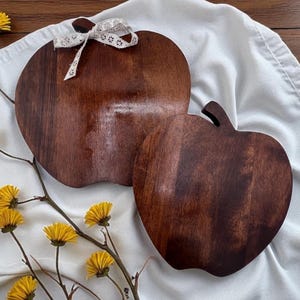 Apple Cutting Boards Trivets/Set of 2/Vintage Breadboard/Handmade Cutting Boards/Rustic Primtive Kitchen/Fall decorations