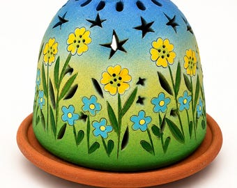 StarryLights Studio Vildblomma Luminary | Handmålad terrakottaljuslykta | Cottagecore trädgårdsdekor