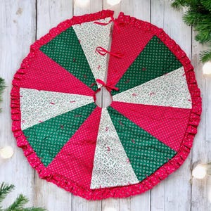 Vintage Handmade Christmas Tree Skirt - 43” Diameter-Round  -Quilted Tree Skirt  Vintage Christmas Farmhouse Country  Cottage Christmas