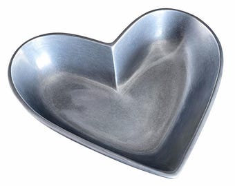 Vintage hjärtformad metallskål i silverfinish | Dekorativ smyckessamling | Arv och slott Core Decor