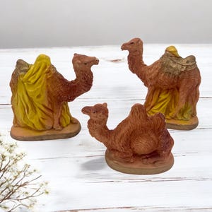 Vintage Chalkware Nativity Camels/Nativity Replacement Camels/Plaster Nativity Set/Religious Christmas Decor/Set of 3