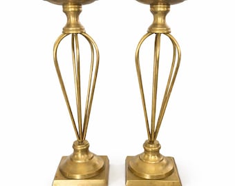 Par vintage ljusstakar i mässing | 33 cm höga | Ljusstakar i Châteaucore-stil | Dekor i åldrad mässingspatina